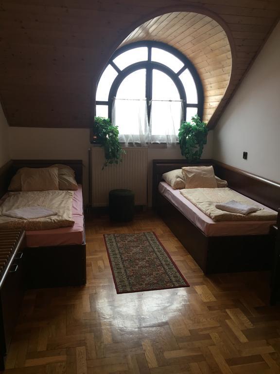 Peregrino Panzio Bed & Breakfast Budaörs Exterior foto
