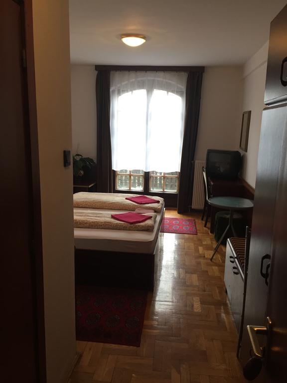 Peregrino Panzio Bed & Breakfast Budaörs Exterior foto