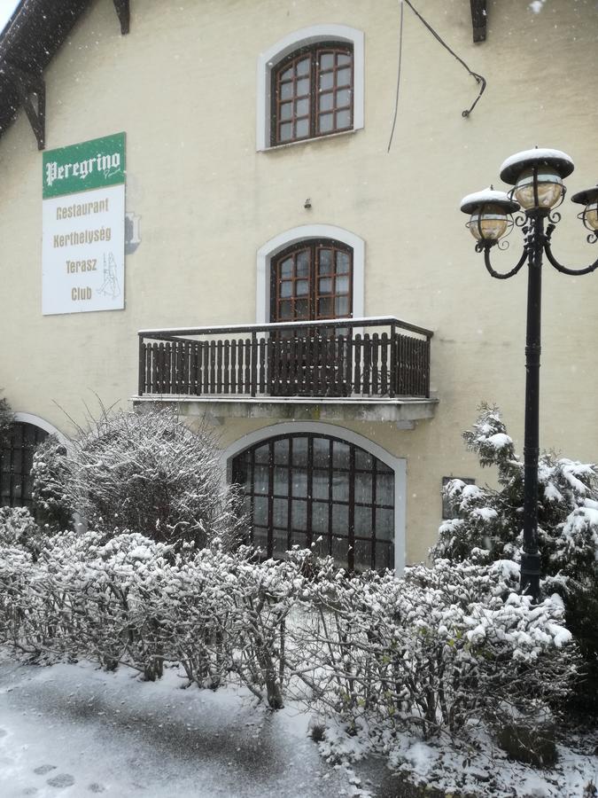 Peregrino Panzio Bed & Breakfast Budaörs Exterior foto