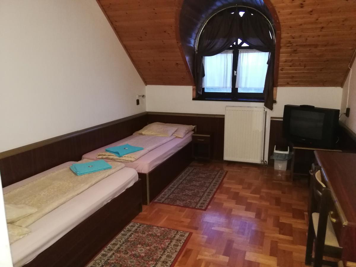 Peregrino Panzio Bed & Breakfast Budaörs Exterior foto