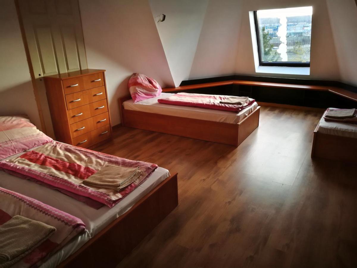 Peregrino Panzio Bed & Breakfast Budaörs Exterior foto